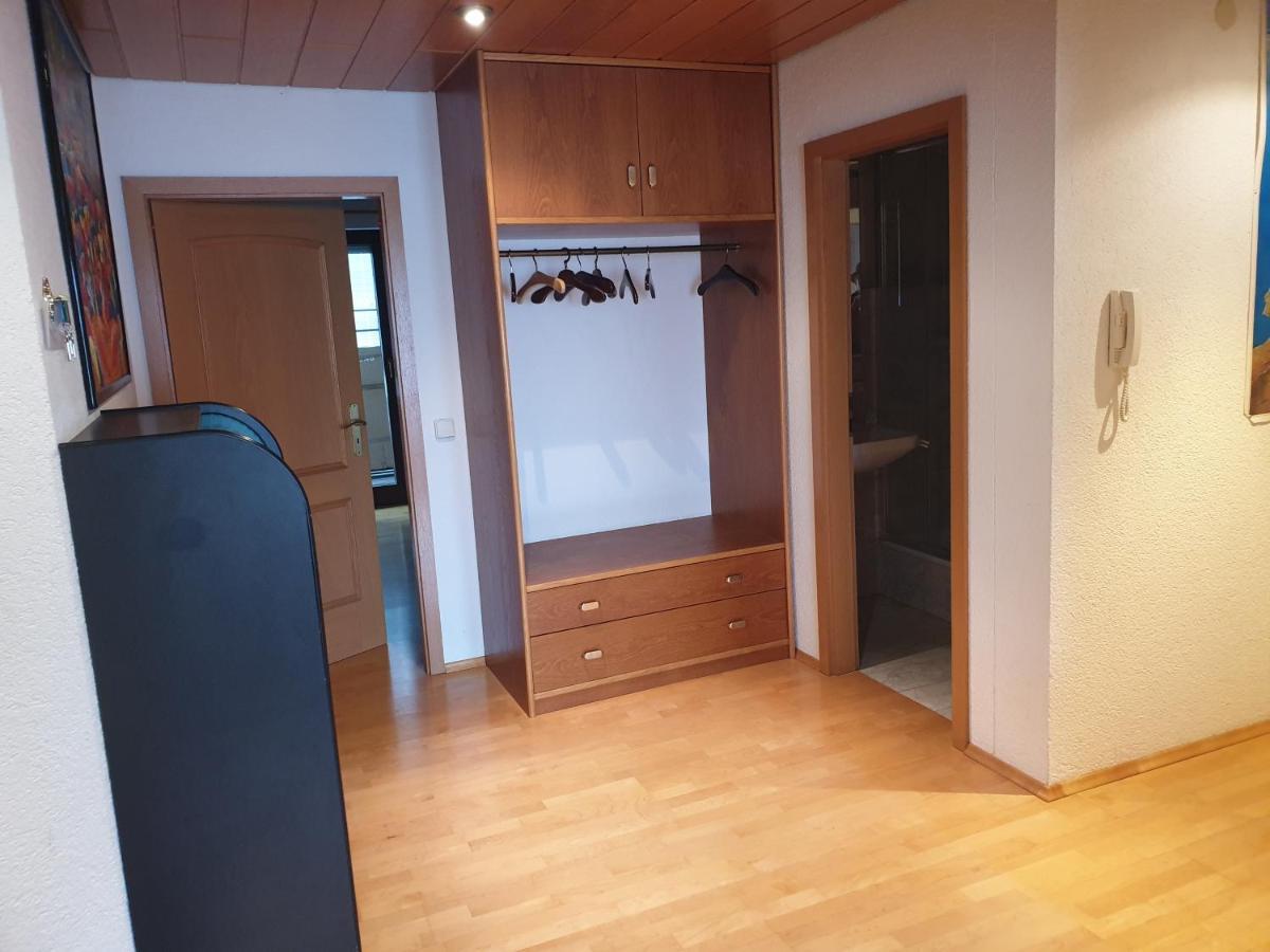 Wohnung Fuer 4 Personen, 2 Schlafzimmer, 2 Parkplaetze, Wlan Konstanz Luaran gambar