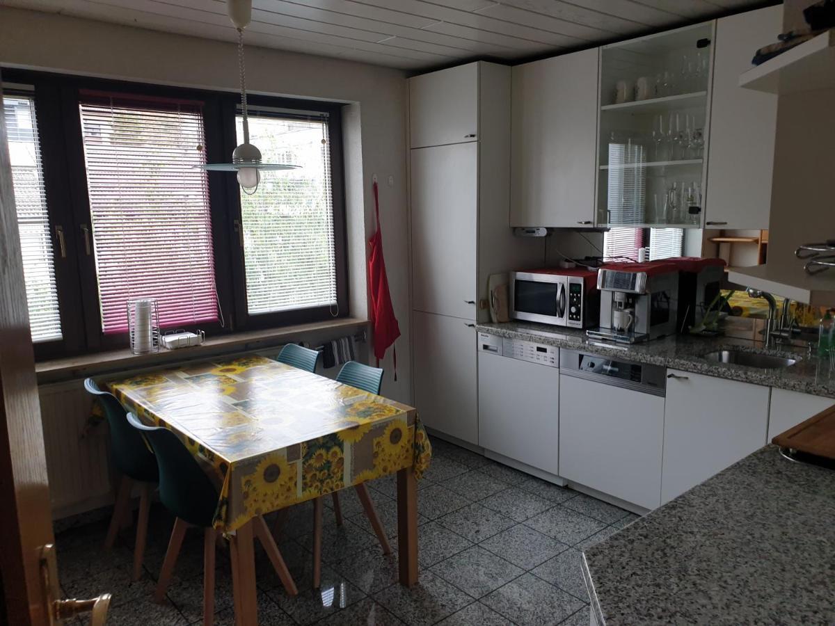 Wohnung Fuer 4 Personen, 2 Schlafzimmer, 2 Parkplaetze, Wlan Konstanz Luaran gambar