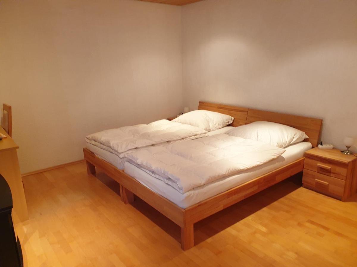 Wohnung Fuer 4 Personen, 2 Schlafzimmer, 2 Parkplaetze, Wlan Konstanz Luaran gambar