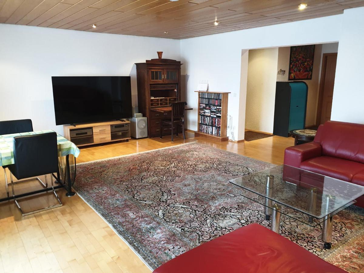 Wohnung Fuer 4 Personen, 2 Schlafzimmer, 2 Parkplaetze, Wlan Konstanz Luaran gambar